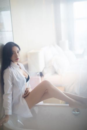 李采潭的在厨房大战的电影_高清在线手机播放